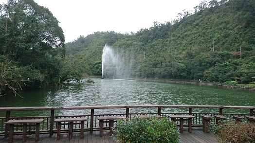 長碑湖